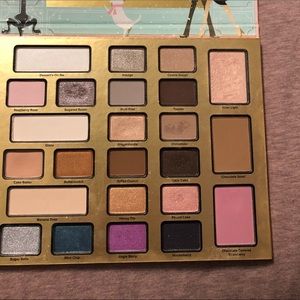 Christmas in new york too faced palette